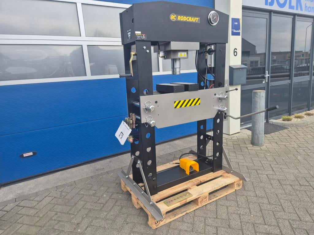 RODCRAFT Werkplaatspers 100 TON Hydro-pneumatisch Bj.2022!!, Ophalen of Verzenden, RODCRAFT, Info@bolkmachinehandel.nl, Duitsland