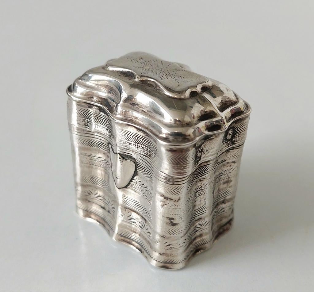 Antiek Zilveren Lodereindoosje 1853, Verzenden, Zilver