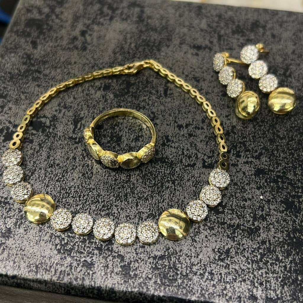 18 karaat gouden set armband oorbellen ringen, Ophalen of Verzenden, Nieuw, Goud