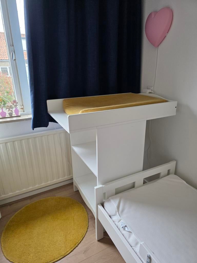 Witte commode, Ophalen, 50 tot 70 cm, Opstaande rand, 90 tot 105 cm