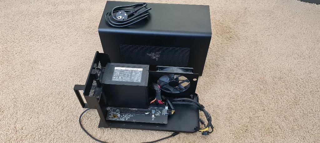 Razer Core X – eGPU + Thunderbolt 3 kabel (50 cm), Ophalen of Verzenden, Zo goed als nieuw