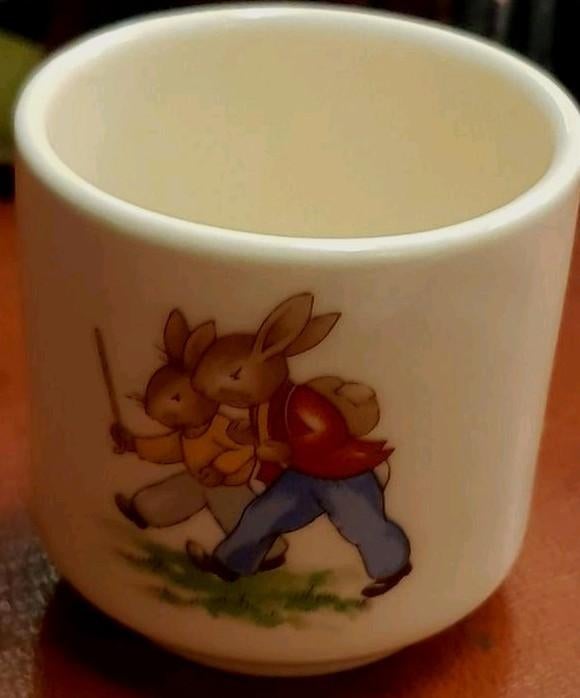 Schattige Konijnen eidop- Perfect=verzamelobject /paastafel, Huis en Inrichting, Keuken | Servies, Zo goed als nieuw, Kop(pen) en/of Schotel(s)