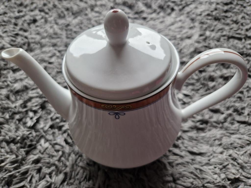 Vienna Fine China theepot, Huis en Inrichting, Keuken | Servies, Gebruikt, Overige typen, Effen, Porselein, Ophalen of Verzenden