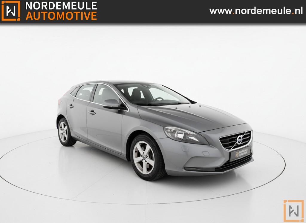 Volvo V40 2.0 D4 SUMMUM BUSINESS. TREKHAAK, CRUISE, AIRCO, Voorwielaandrijving, Euro 5, 4 cilinders, Bedrijf