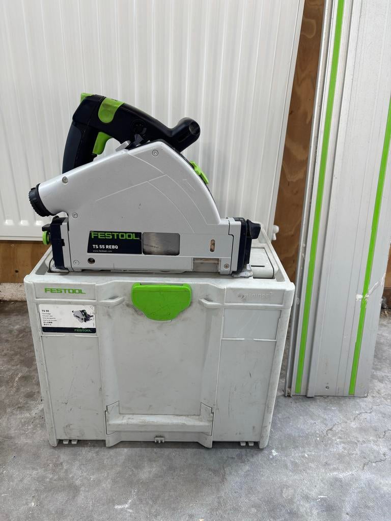 Festool TS 55 REBQ invalzaag met systainer en geleider., Gebruikt, Invalzaag, Ophalen of Verzenden, 30 tot 70 mm