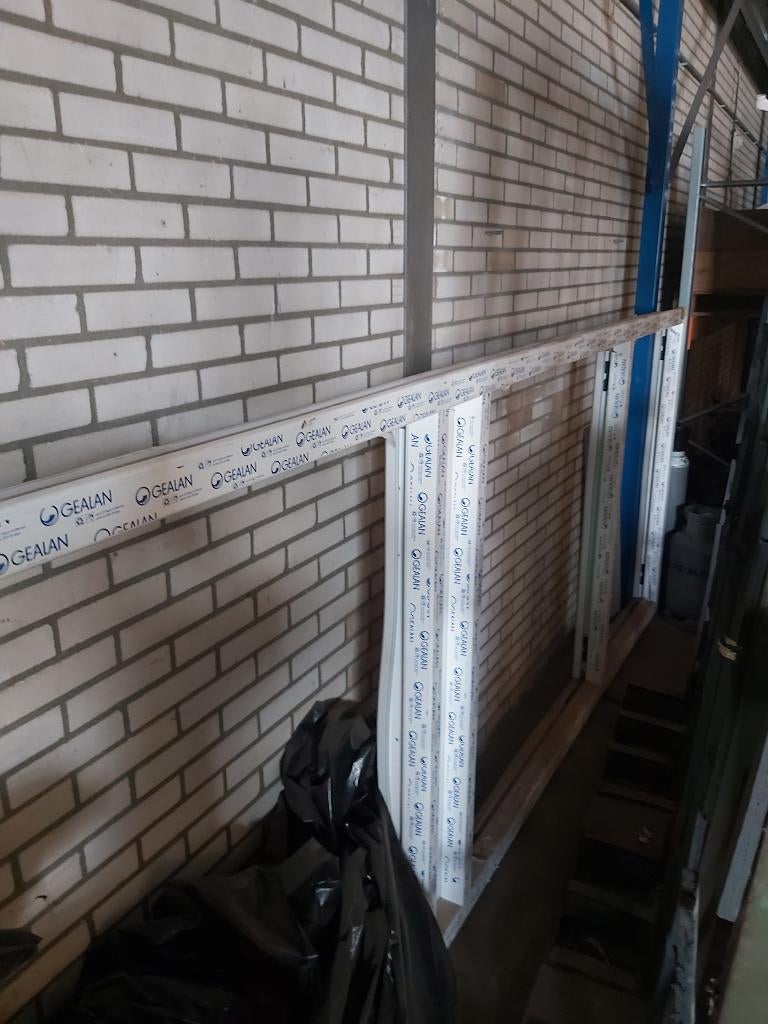 Kunststof kozijn wit 4,70 M x 1,45 M dubbel glas en glasbok, Doe-het-zelf en Verbouw, Glas en Ramen, Ophalen, Gevelraam of Ruit