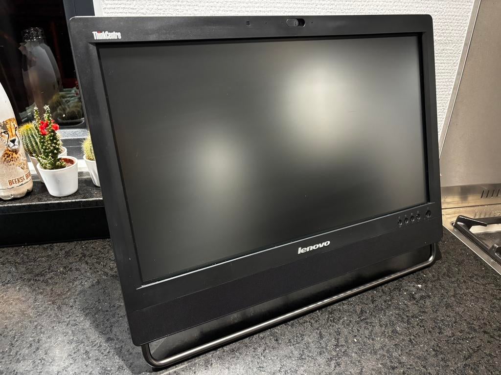 Lenovo ThinkCentre All-in-One, Ophalen, 2 tot 3 Ghz, 512 GB, Zo goed als nieuw