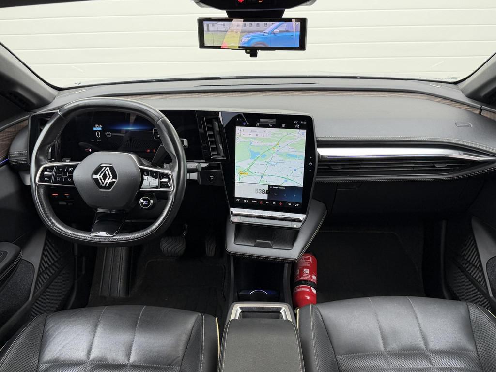 Renault Megane E-Tech EV60 Optimum Charge 220 Iconic / SOH 9, 900 kg, Lichtsensor, Hatchback, Mégane