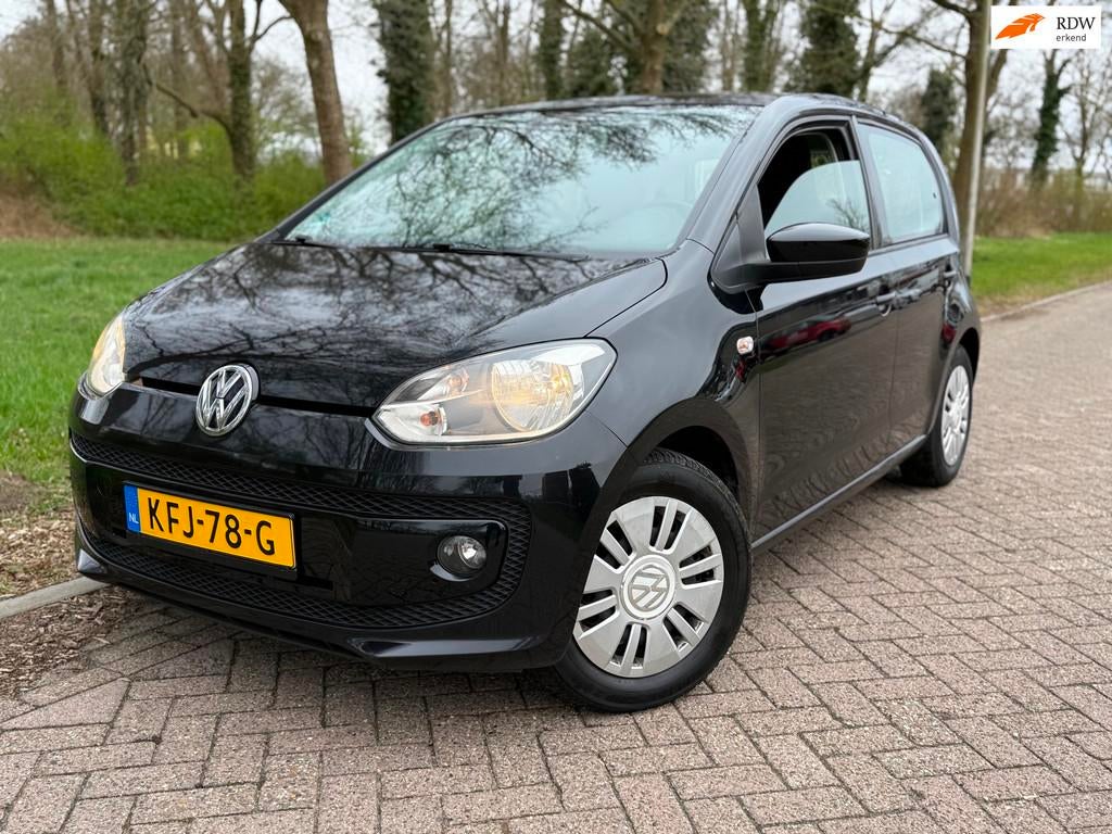 Volkswagen UP! 1.0 high up! BlueMotion (bj 2015) Airco / Nav, Voorwielaandrijving, Metallic lak, Gebruikt, 840 kg