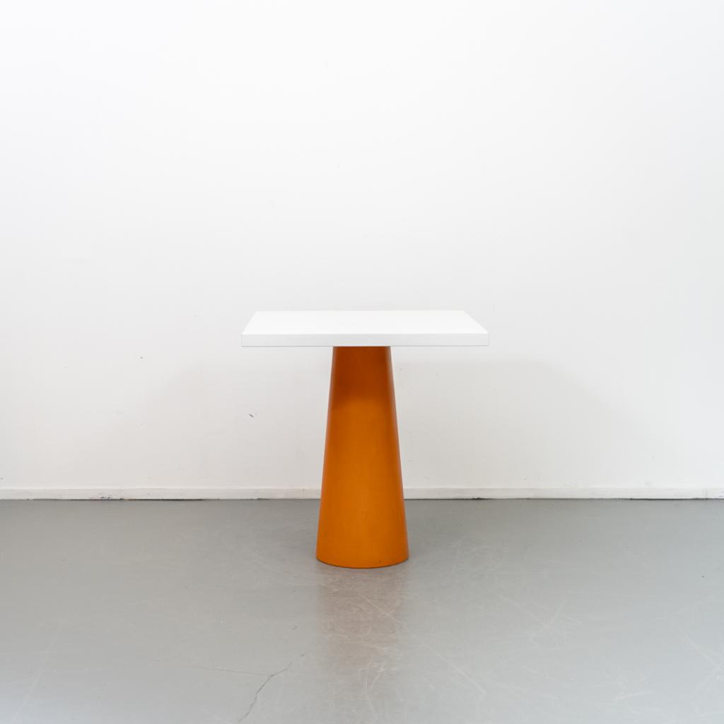2 Moooi Design Container Table 70x70 cm Oranje, Niet ingevuld, 50 tot 100 cm, Niet ingevuld, 50 tot 100 cm