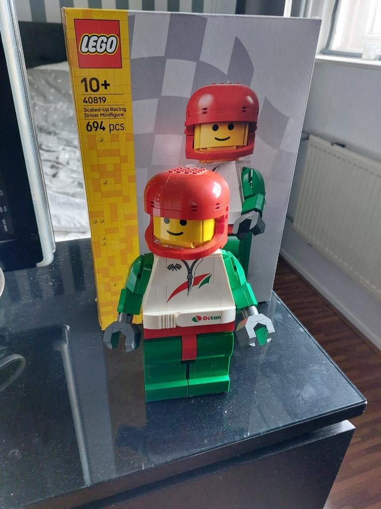 Lego 40819 Scaled-Up Racing Driver Minifigure, Ophalen of Verzenden, Zo goed als nieuw, Complete set, Lego