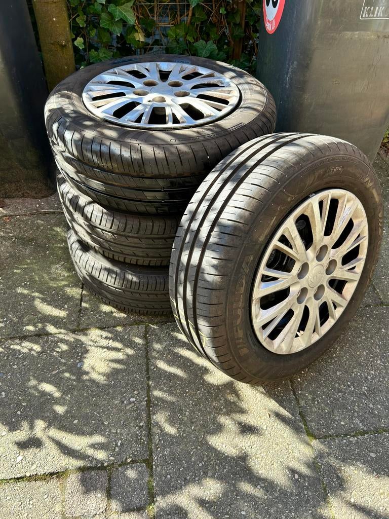 Zomerbanden op velgen Kia Ceed wagon etc, Auto-onderdelen, Banden en Velgen, Ophalen, Gebruikt, 15 inch, Banden en Velgen
