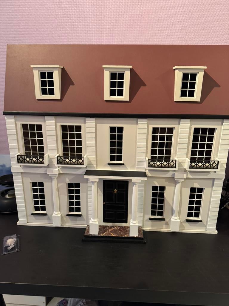 Handgemaakt poppenhuis met verlichting te koop 1:12, Ophalen of Verzenden, Nieuw, Poppenhuis