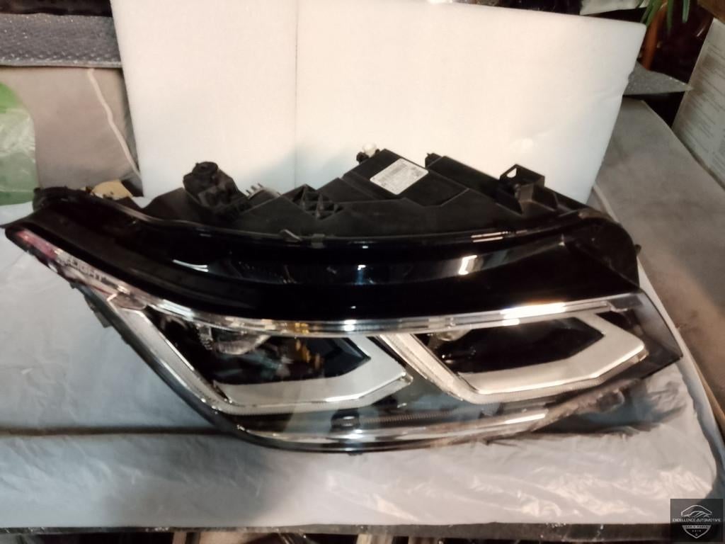 VW Tiguan 5NA Facelift IQ Light Koplamp Rechts 5NB941082G, Gebruikt, Volkswagen, Volkswagen AG, Berliner Ring 2
38440  Wolfsburg, DE