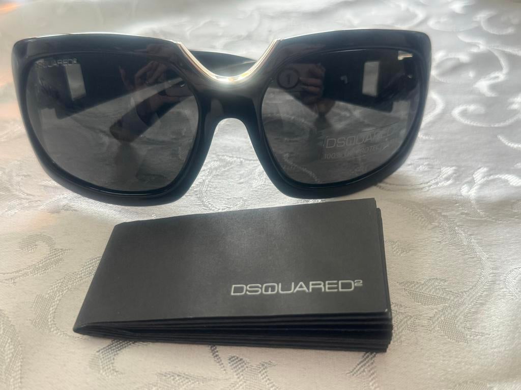 Originele Dsquared2 zonnebril met UV-protectie, Overige merken, Zonnebril, Zwart, Ophalen of Verzenden