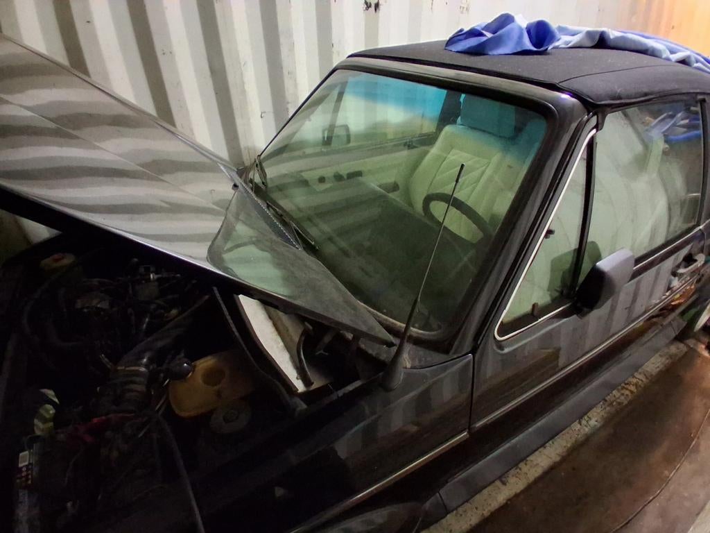 Volkswagen Golf 1.8 GL Cabriolet K6 1986 Zwart Airco, Auto's, Voorwielaandrijving, Cabriolet, Zwart, Leder