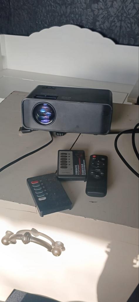 Beamer, Ophalen of Verzenden, Zo goed als nieuw