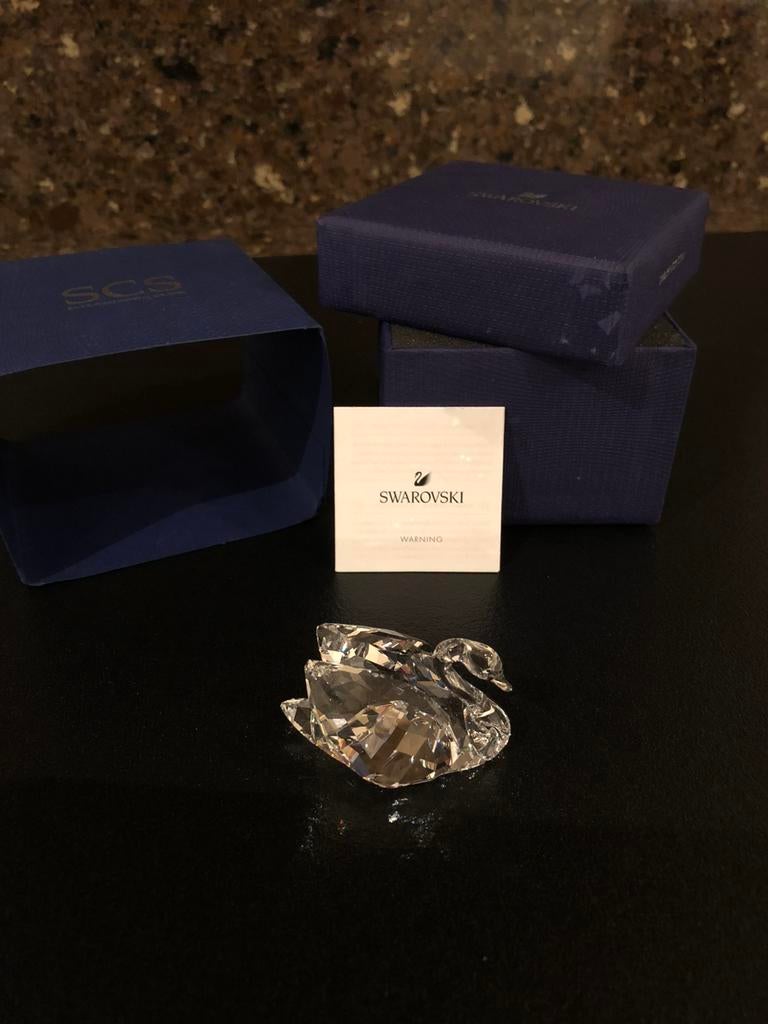NIEUWSTAAT SWAROVSKI ZWAAN 2018  5400171, Ophalen of Verzenden, Zo goed als nieuw, Figuurtje