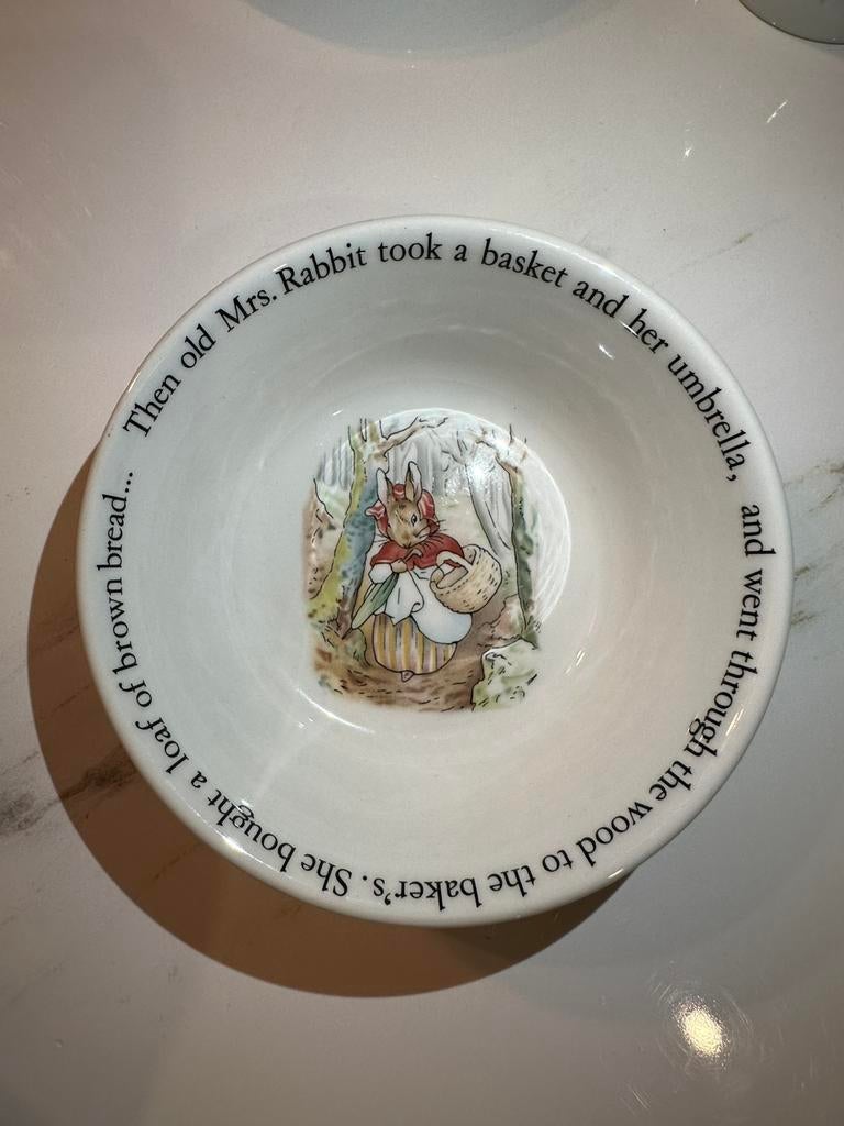 Wedgwood Peter Rabbit schaal -Made in England-Beatrix Potter, Huis en Inrichting, Ophalen of Verzenden, Wedgwood, Porselein, Schaal of Schalen