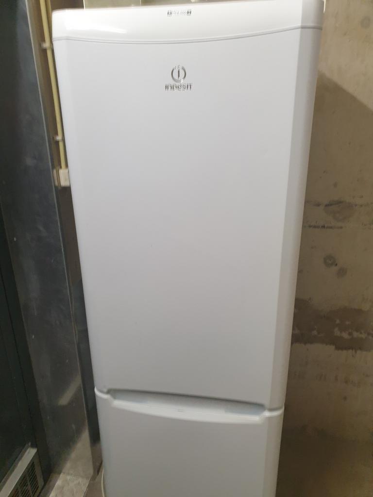 Te koop indesit koelvriezer combinatie, Ophalen, Gebruikt, 200 liter of meer, 160 cm of meer