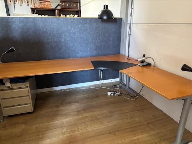 hoek bureau ikea met kantoorkasten, Huis en Inrichting, Bureaus, Gebruikt, In hoogte verstelbaar, Spaanplaat of MDF, Hoekbureau
