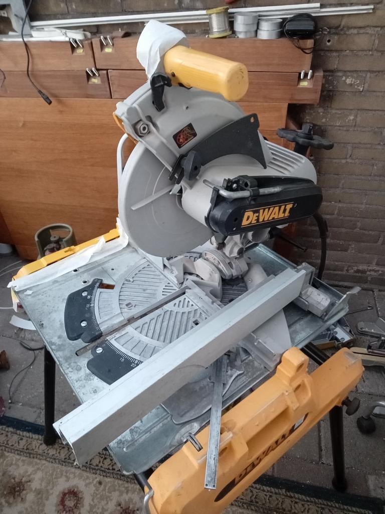 Tekoop dw 743 flipoverzaagmachine, Doe-het-zelf en Verbouw, Gebruikt, Cirkelzaag, Ophalen of Verzenden, Dewalt