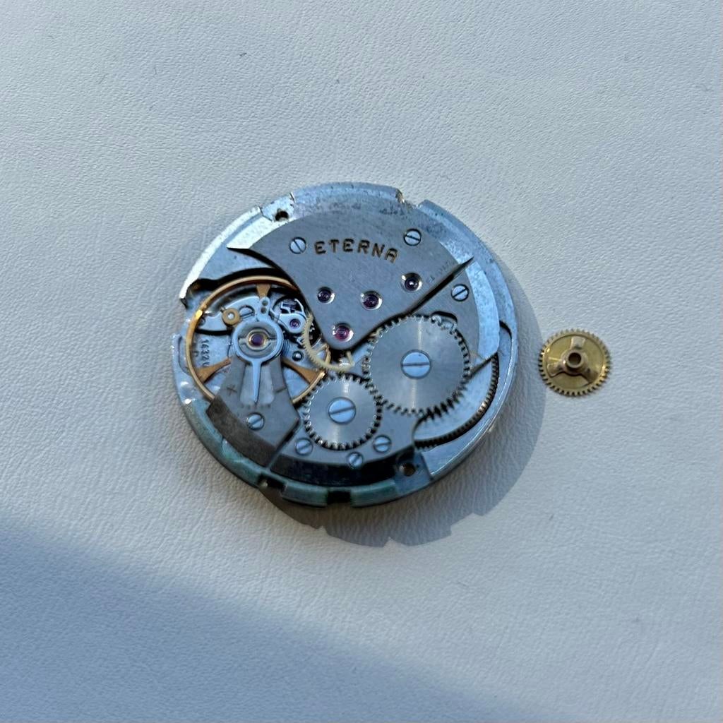 Eterna uurwerk 1432U, Ophalen, Zo goed als nieuw, Staal