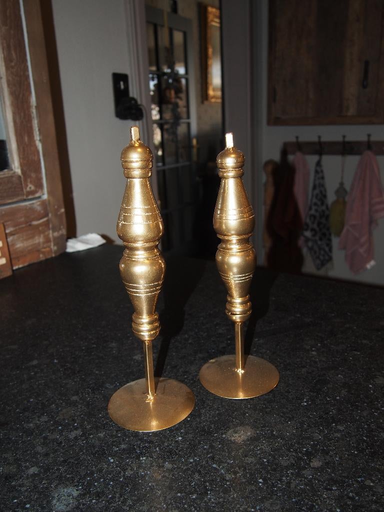 2 Goudkleurige ornamenten op voet, Huis en Inrichting, Woonaccessoires | Overige, Ophalen of Verzenden, Gebruikt