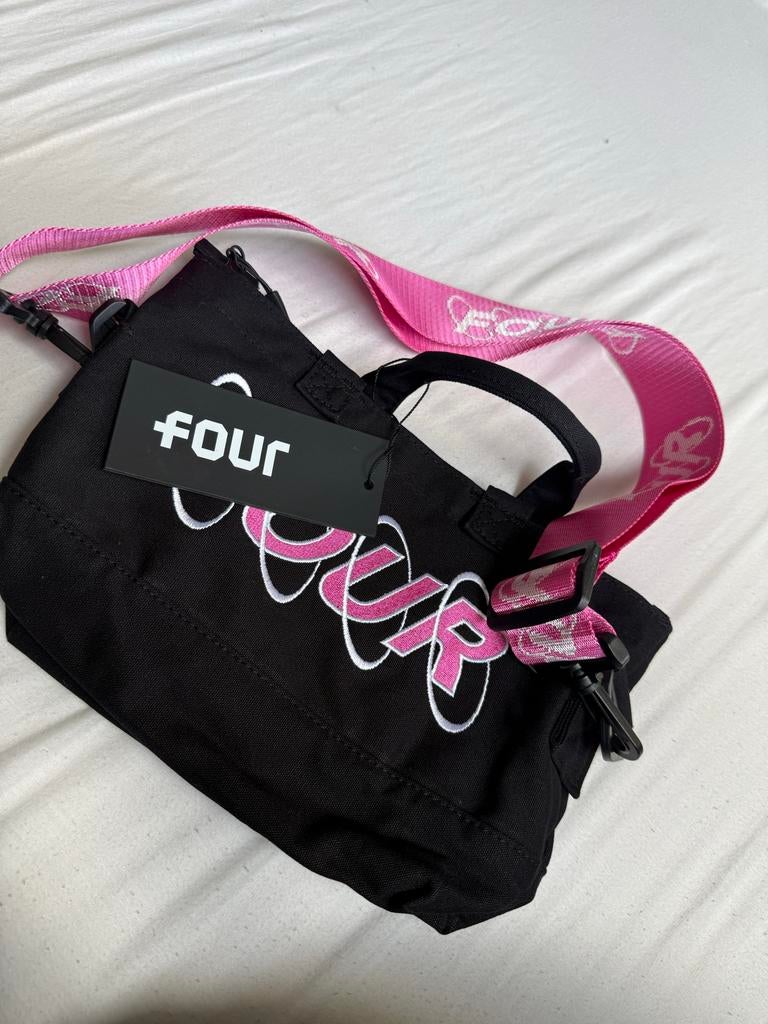 Four tas xs zwart met roze, Ophalen, Nieuw, Zwart, Schoudertasje