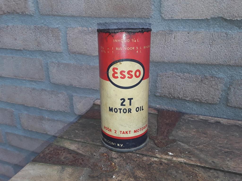 Klein Esso 2 takt motor oil blikje. 1/4 liter., Ophalen of Verzenden, Gebruikt, Verpakking