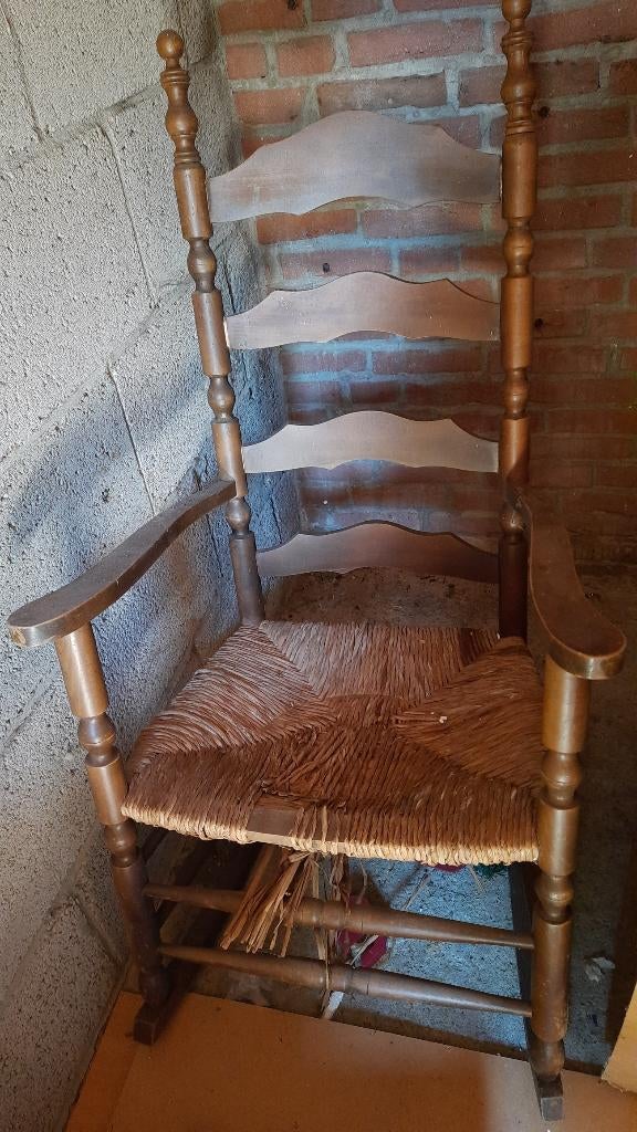 Oude schommelstoel, Huis en Inrichting, Stoelen, Ophalen, Gebruikt, Bruin, Eén