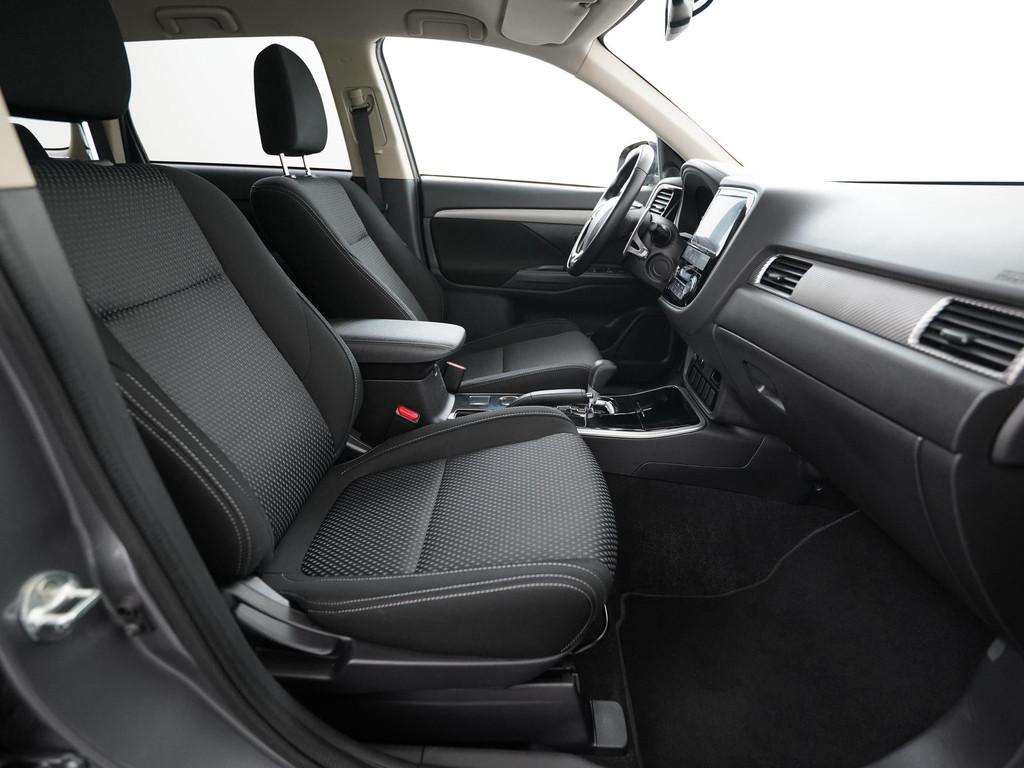 Mitsubishi Outlander 2.0 Business Edition | Apple Carplay |, Stof, Euro 6, 4 cilinders, Origineel Nederlands
