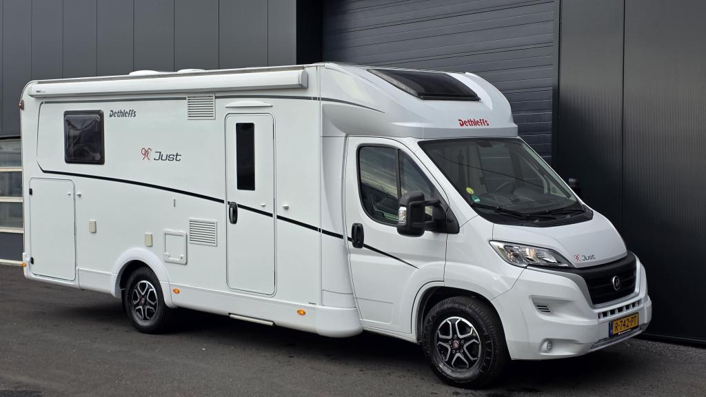 Dethleffs Just 90 T 7052 DBM Queensbed & Hefbed, Automaat, Ringverwarming, Fiat, 7 tot 8 meter