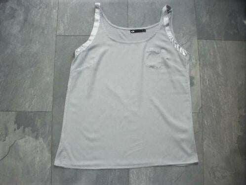 Grijs Topje van WE Fashion, maat S (qwe), Kleding | Dames, WE, Ophalen of Verzenden, Zo goed als nieuw, Grijs
