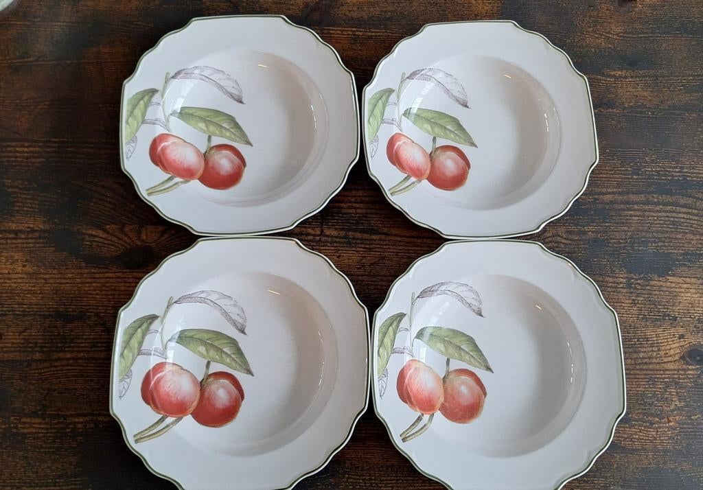 Villeroy & Boch Diepe borden met Perzik Decor - Set van 4, Ophalen of Verzenden, Zo goed als nieuw, Bord(en), Overige stijlen