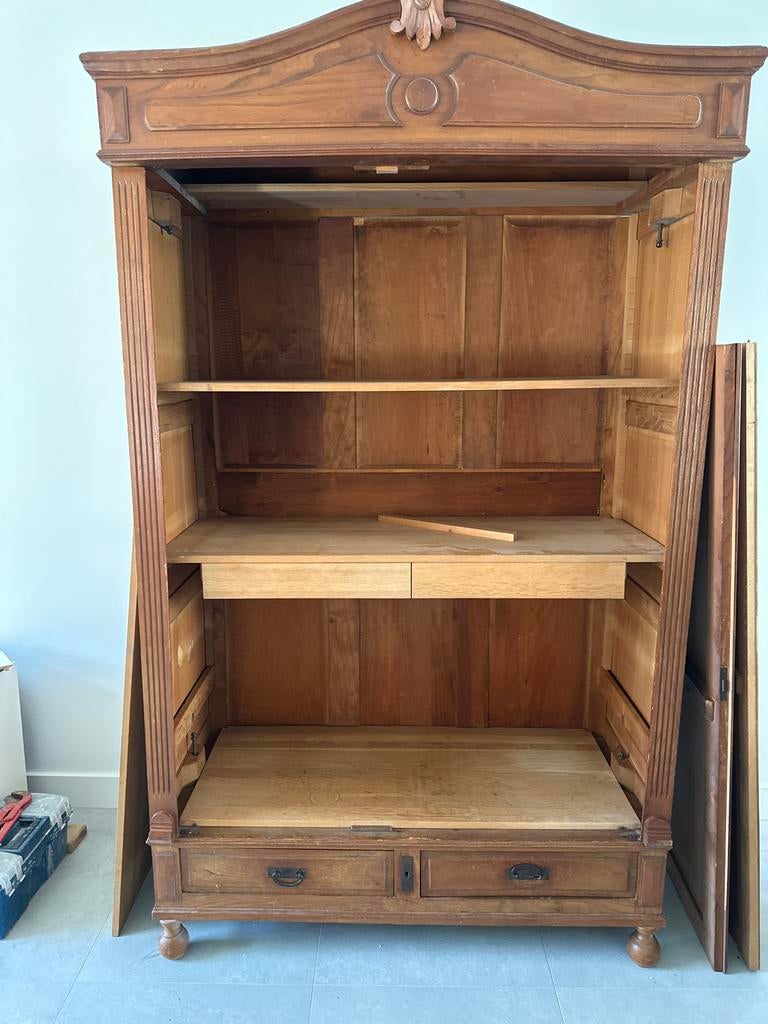 Antieke houten kast met twee deuren, Ophalen of Verzenden