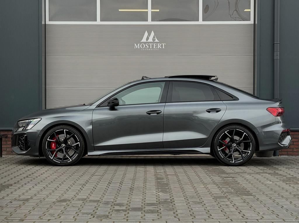 Audi RS3 2.5 TFSI/400pk RS 3 quattro|2022|Pano|Stoelverw.|B&, Automaat, Gebruikt, RS3, Leder