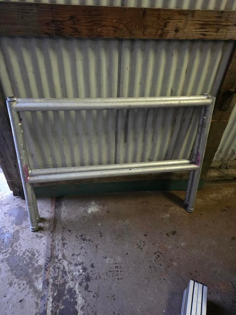 Leuning frame custer, Doe-het-zelf en Verbouw, Steigers, Verzenden, Overige typen, Minder dan 2 meter