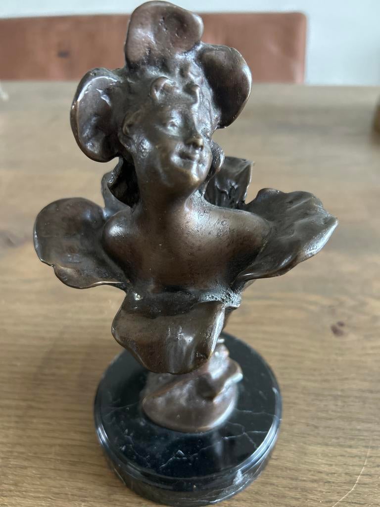 Prachtig Art Nouveau bronzen beeldje op marmeren voet, Antiek en Kunst, Kunst | Beelden en Houtsnijwerken, Ophalen of Verzenden