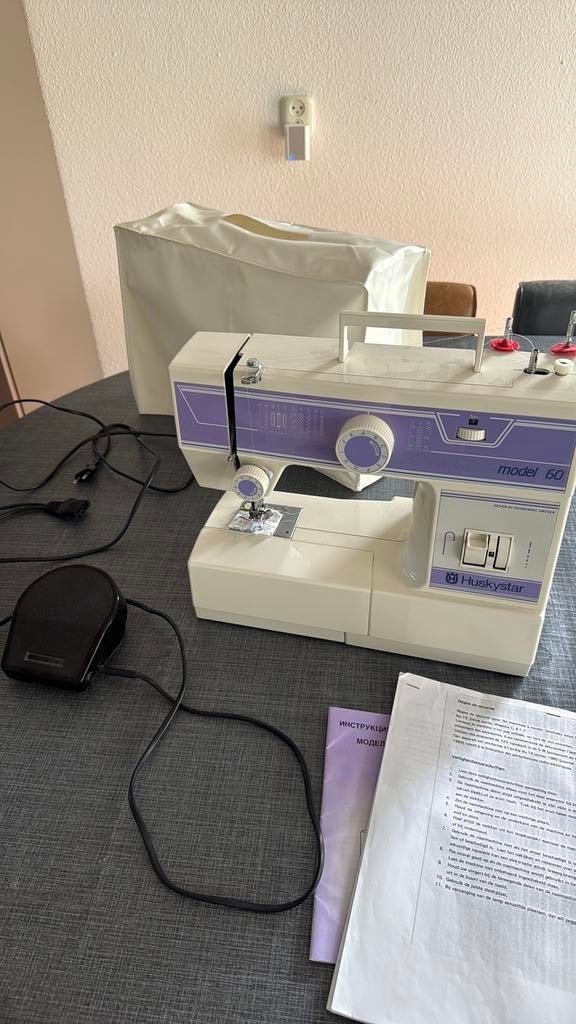 Husqvarna naaimachine, Gebruikt, Ophalen of Verzenden, Naaimachine, Industrieel