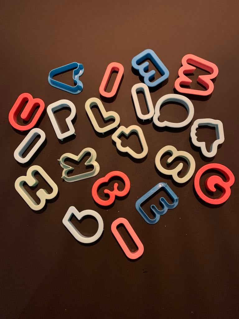 Bakvormpjes / uitsteekvormpjes 20 stuks, Ophalen of Verzenden, Zo goed als nieuw, Taarten of Cupcakes, Versiering