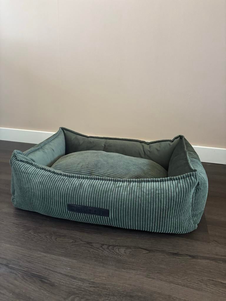 Wooff Cocoon Rib Velours Olijfgroen Hondenmand 60x40x18 cm, Ophalen of Verzenden, Nieuw, Overige