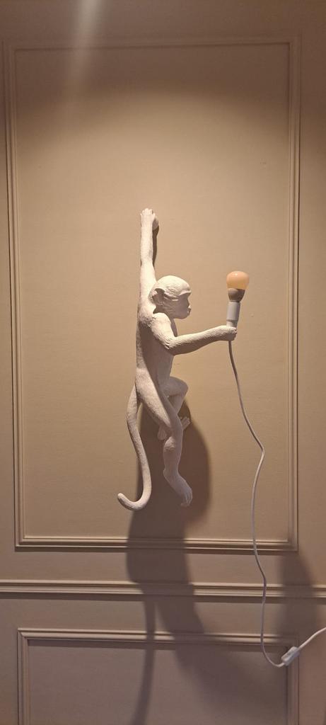 Seletti monkey hanging wandlamp links hangende aap wit, Ophalen, Overige materialen, Nieuw, 75 cm of meer