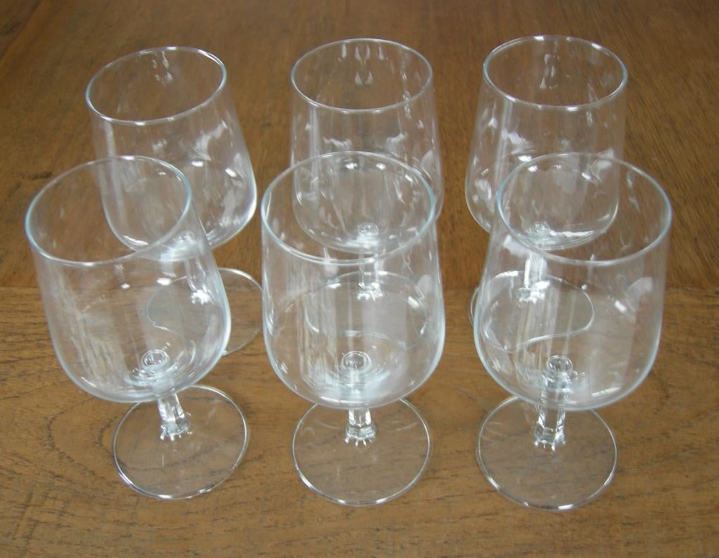 Set van 6 wijnglazen. Afmetingen wijnglas Ø 6,9x13,8 cm., Glas of Glazen, Ophalen of Verzenden, Effen, Glas
