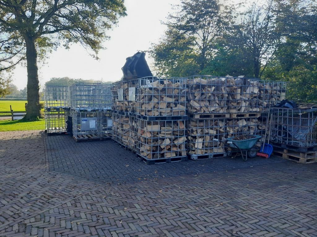 Droog Brandhout,€ 125 p/m3 Eiken(85%), Essen(15%), Tuin en Terras, Haardhout, 6 m³ of meer, Ophalen of Verzenden, Eikenhout, Blokken