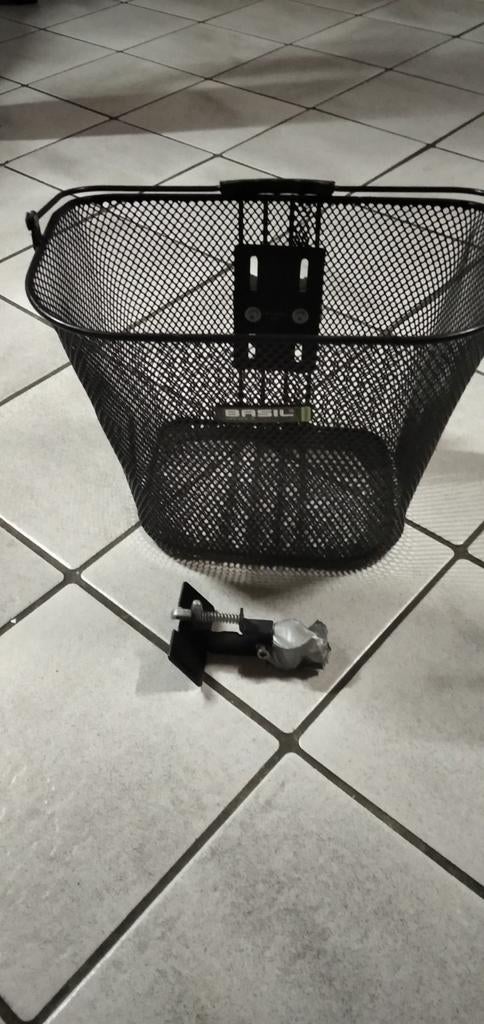 Stalen fiets mand voor bij het stuur, Basil, met bevestiging, Stuurbevestiging, Basil, Ophalen of Verzenden, Zo goed als nieuw