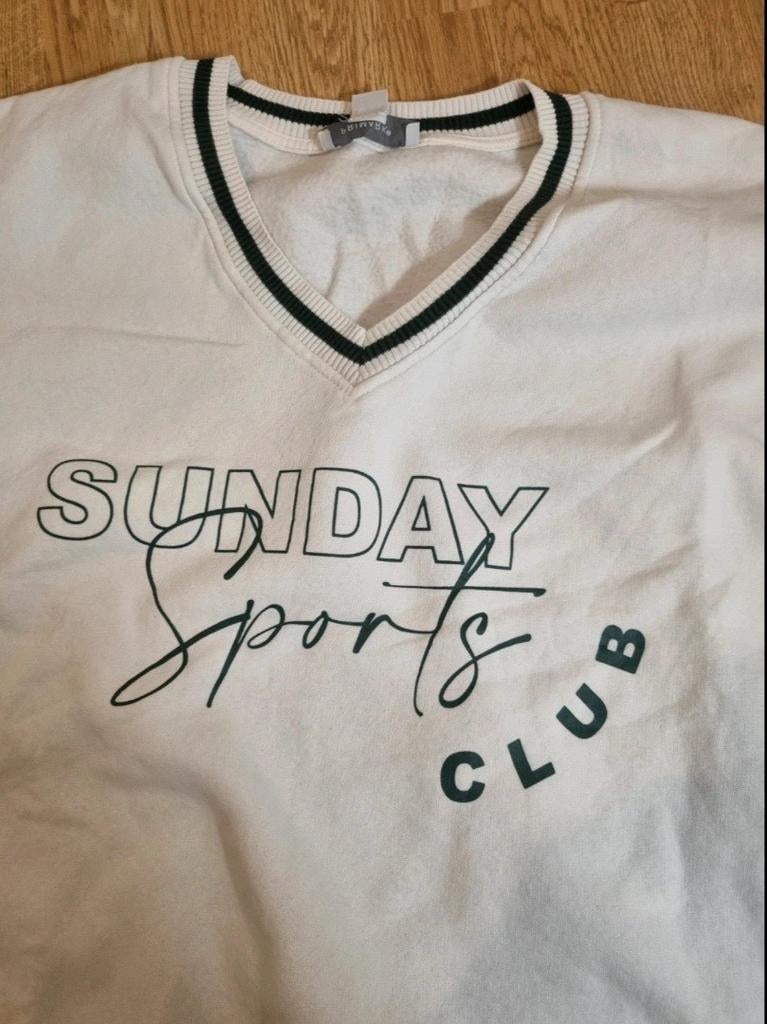 Witte sweater met groene tekst - Primark maat M, Kleding | Dames, Maat 38/40 (M), Primark, Wit, Ophalen of Verzenden