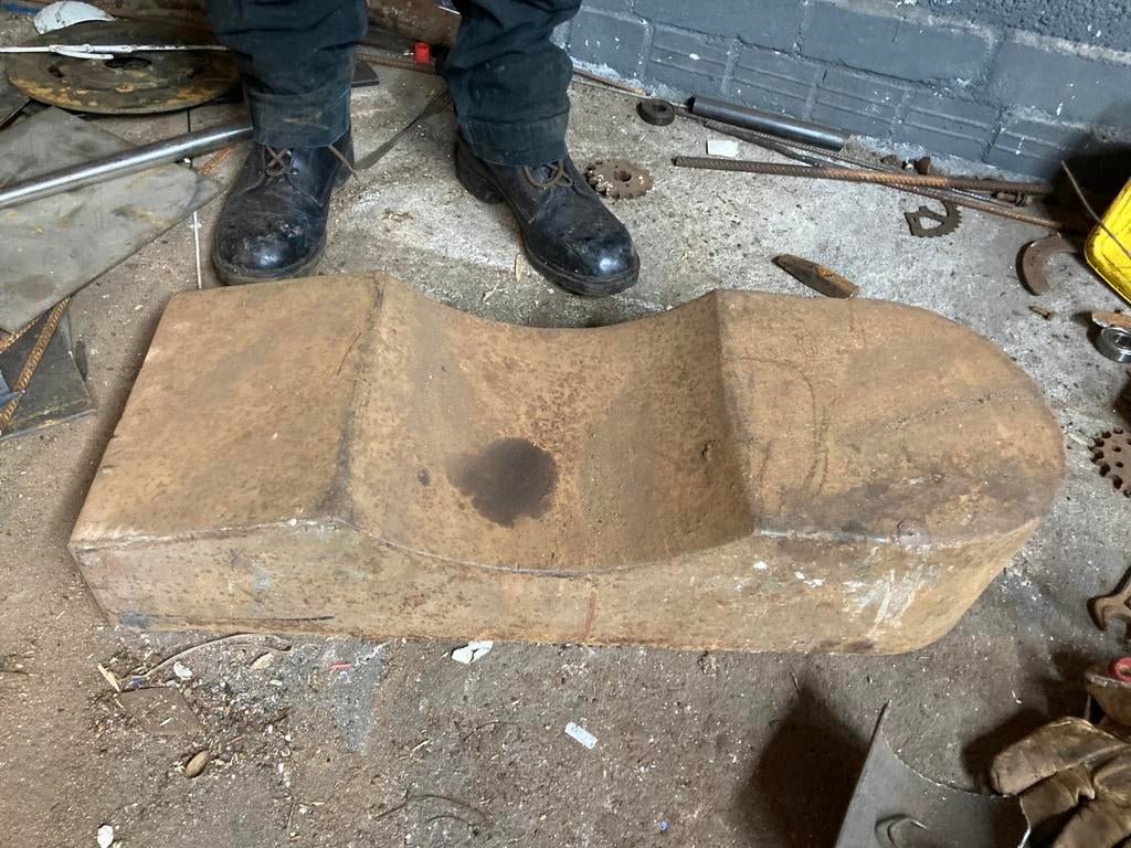 Aambeeld heel zwaar, Ophalen, Gebruikt