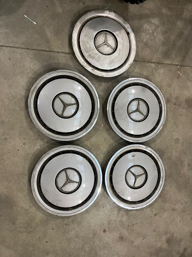 Set Wieldoppen Mercedes 124 401, Ophalen, Gebruikt