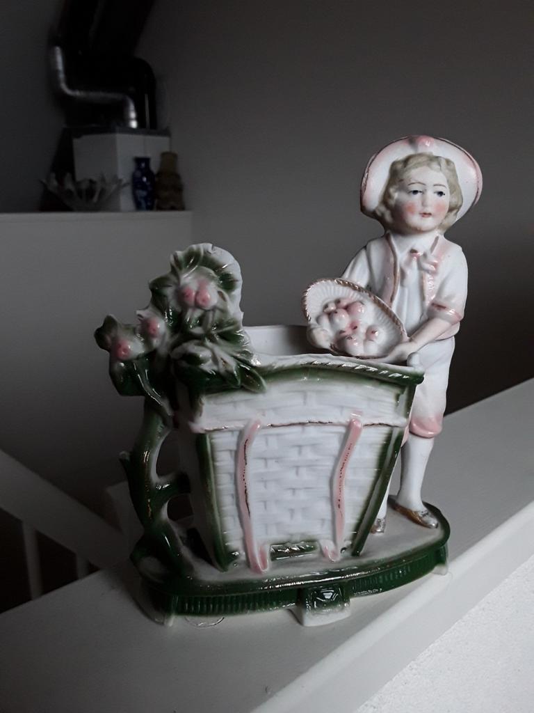 Eierschaal porselyn antiek bloembakje 12x16 cm, Ophalen of Verzenden